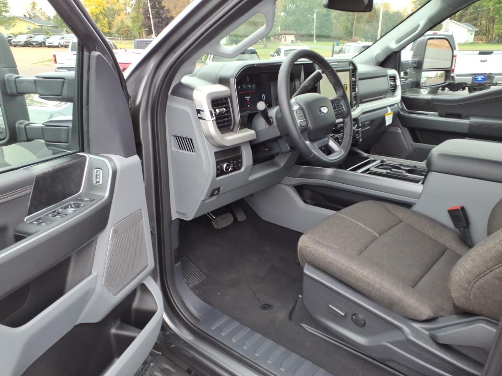 2027 Ford Super Duty F-250 SRW XLT