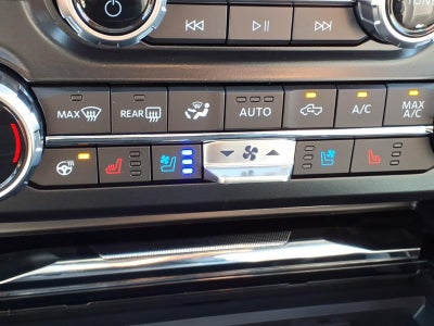 2027 Ford Super Duty F-350 Lariat