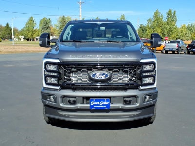 2027 Ford Super Duty F-350 Lariat