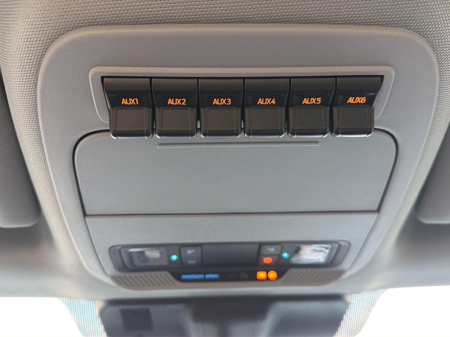 2027 Ford Super Duty F-350 SRW XL