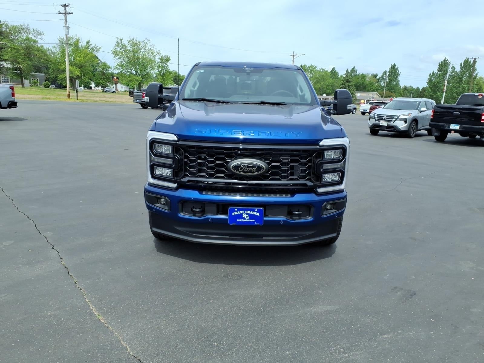 2026 Ford Super Duty F-350 Lariat