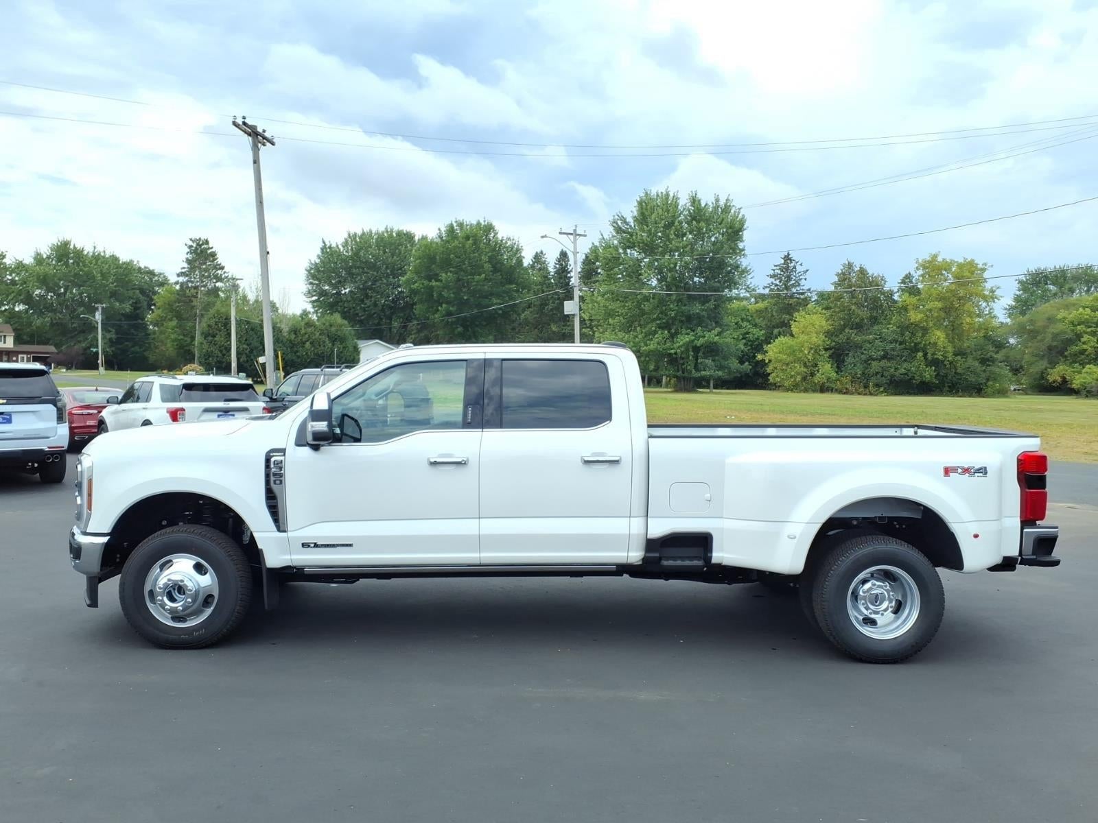 2026 Ford Super Duty F-350 Drw XLT