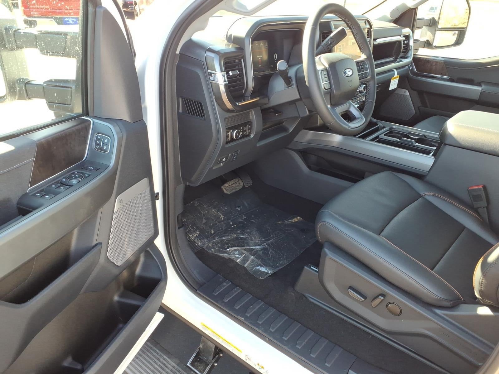 2027 Ford Super Duty F-450 DRW Lariat