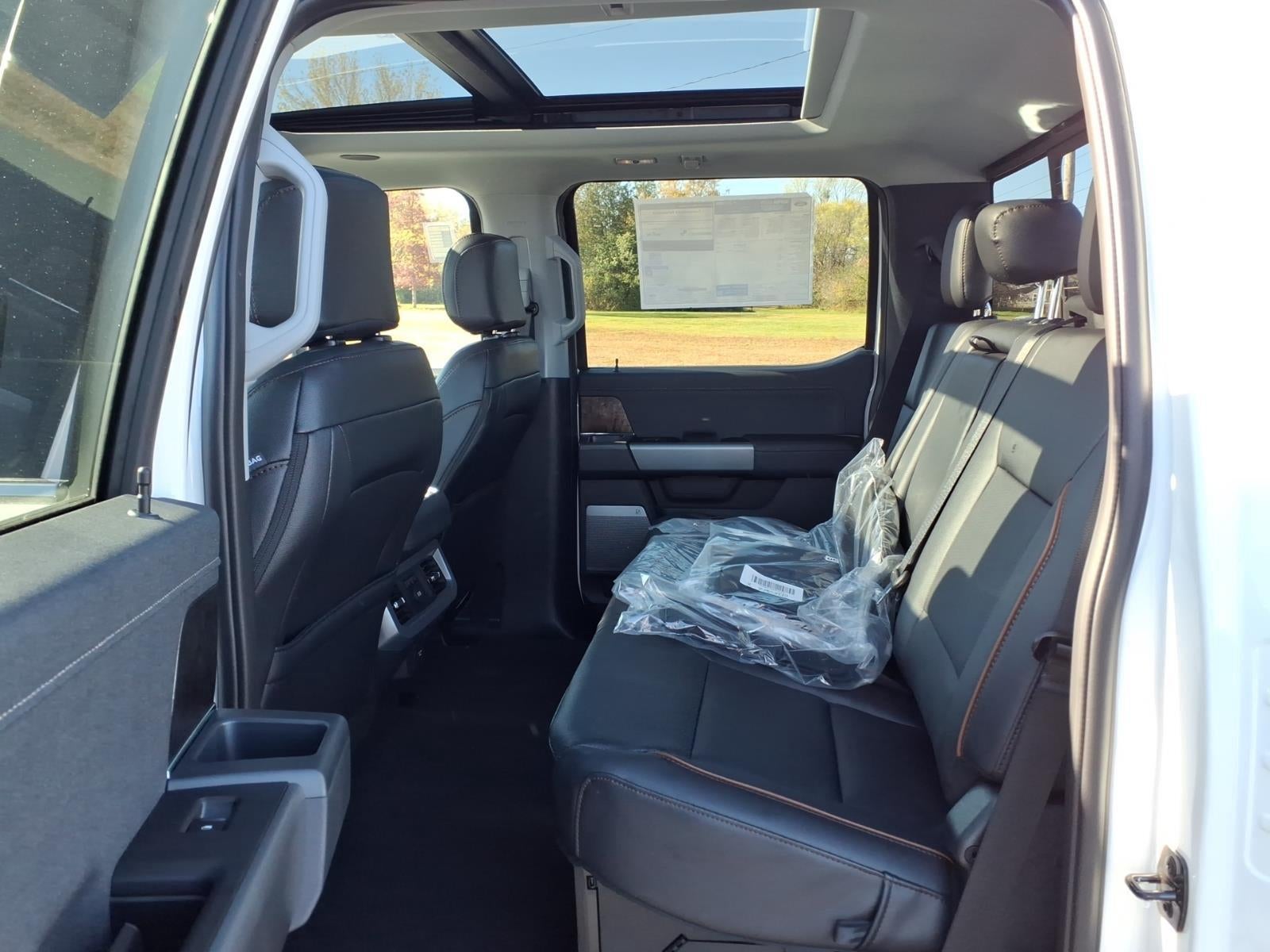 2027 Ford Super Duty F-450 DRW Lariat
