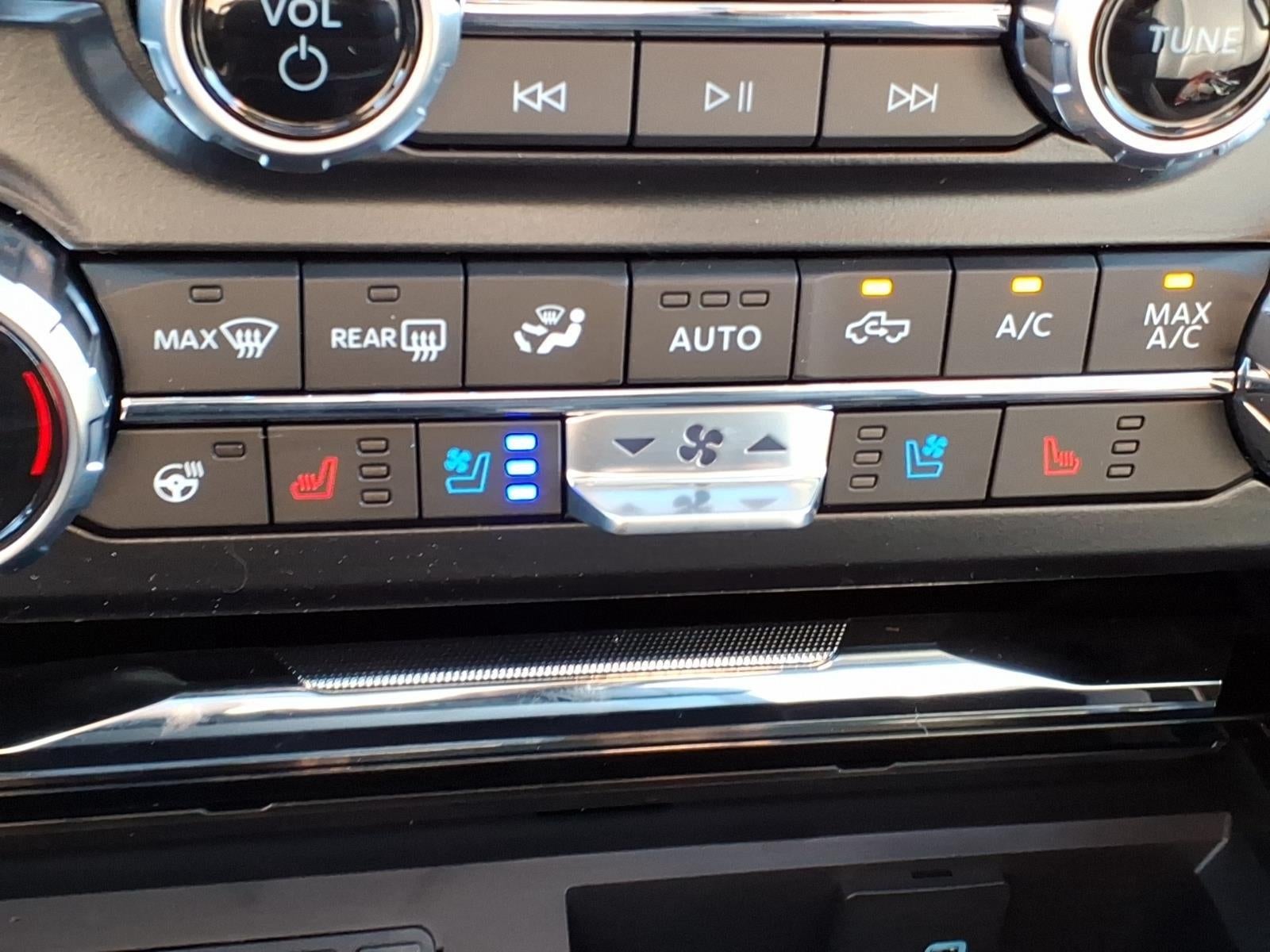 2027 Ford Super Duty F-450 DRW Lariat