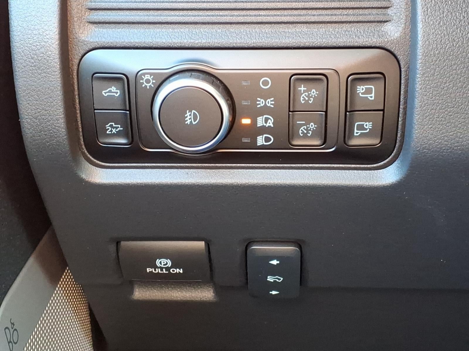 2027 Ford Super Duty F-450 DRW Lariat