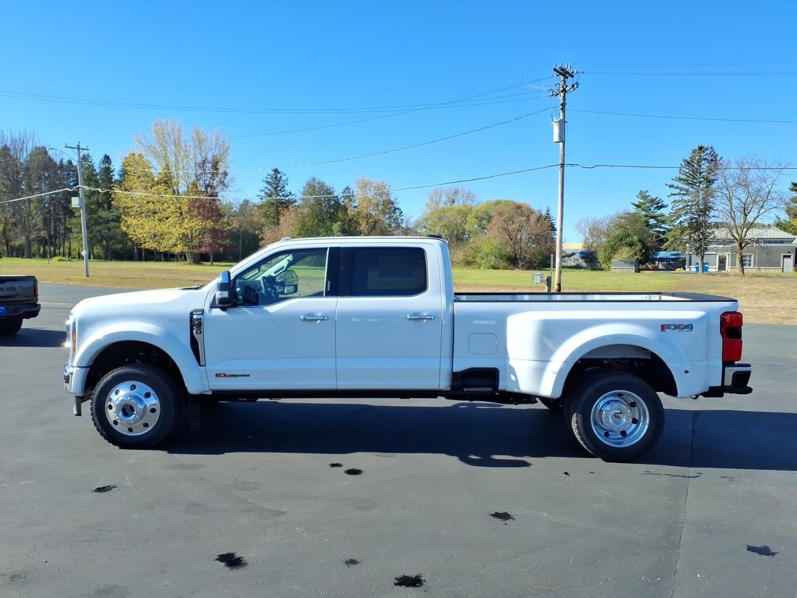 2027 Ford Super Duty F-450 DRW Lariat