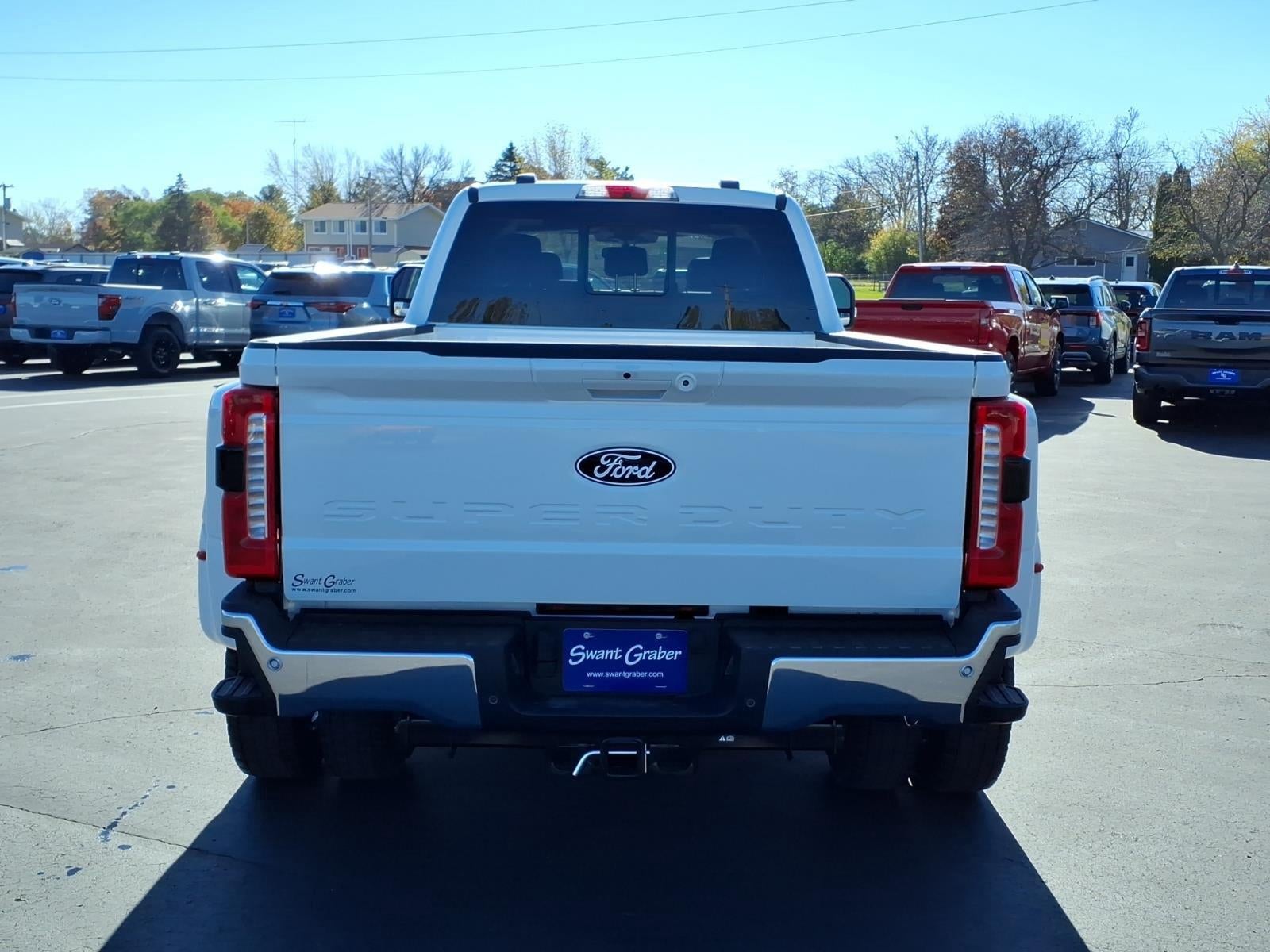 2027 Ford Super Duty F-450 DRW Lariat