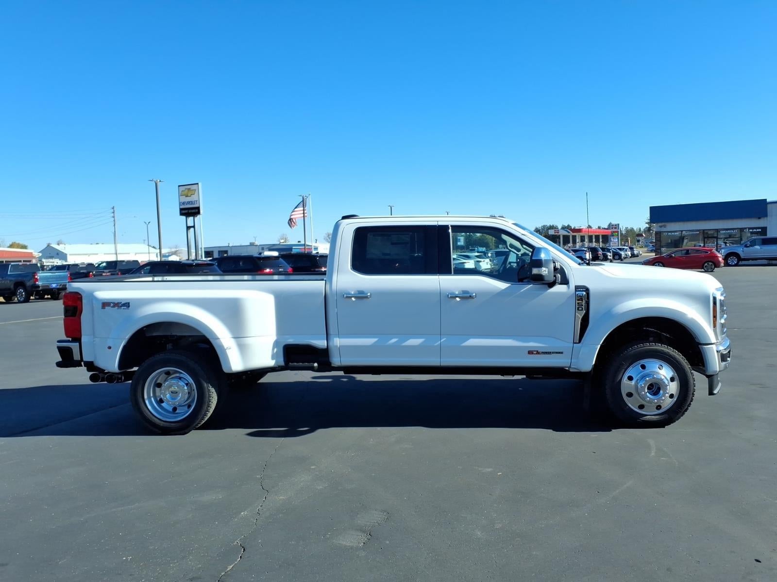 2027 Ford Super Duty F-450 DRW Lariat