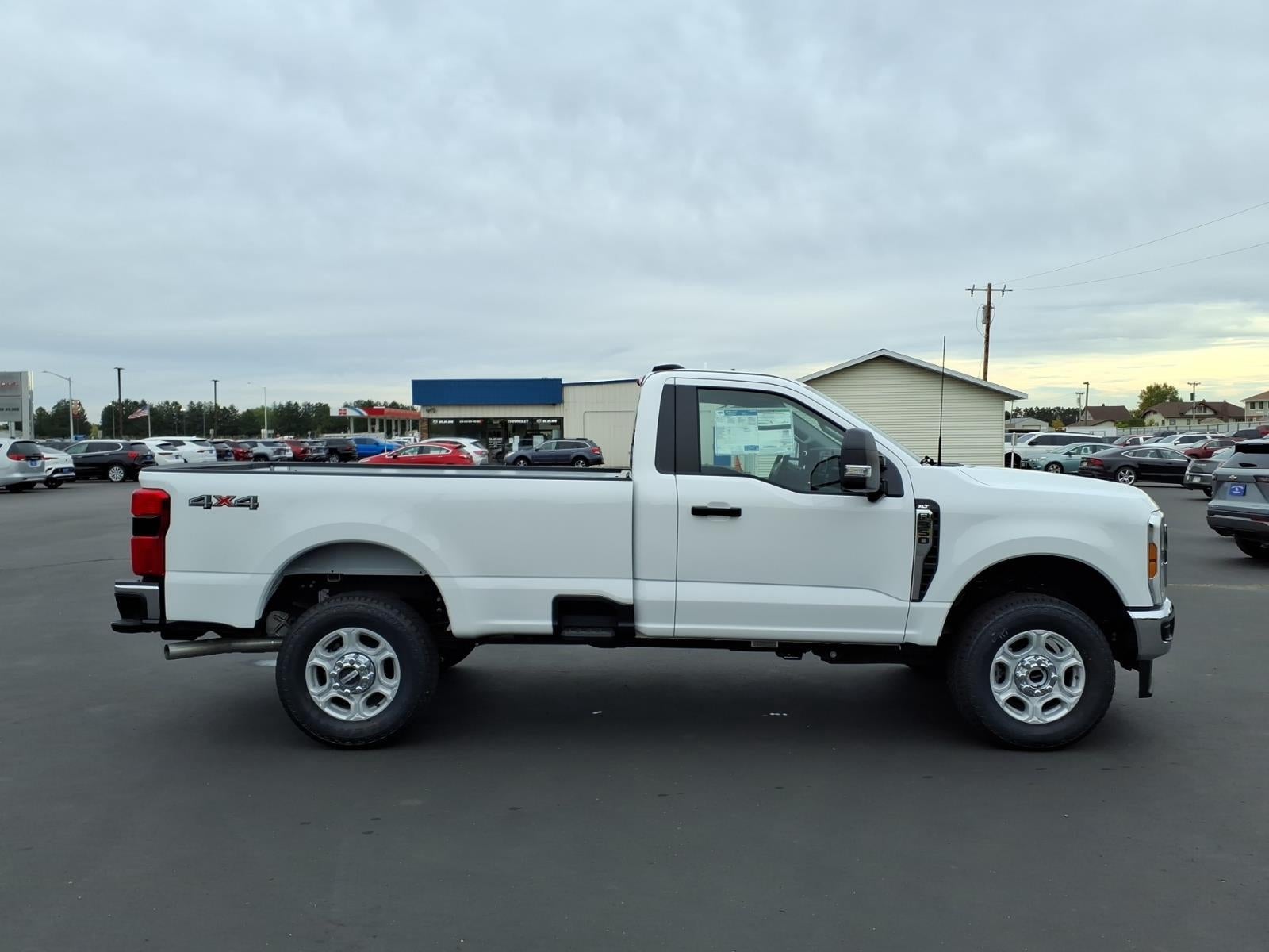 2026 Ford Super Duty F-350 XLT