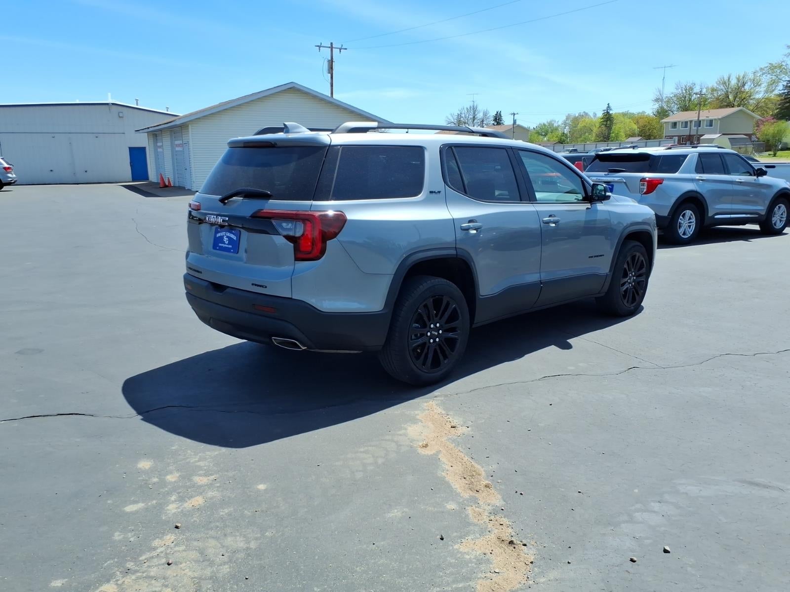 2023 GMC Acadia SLT