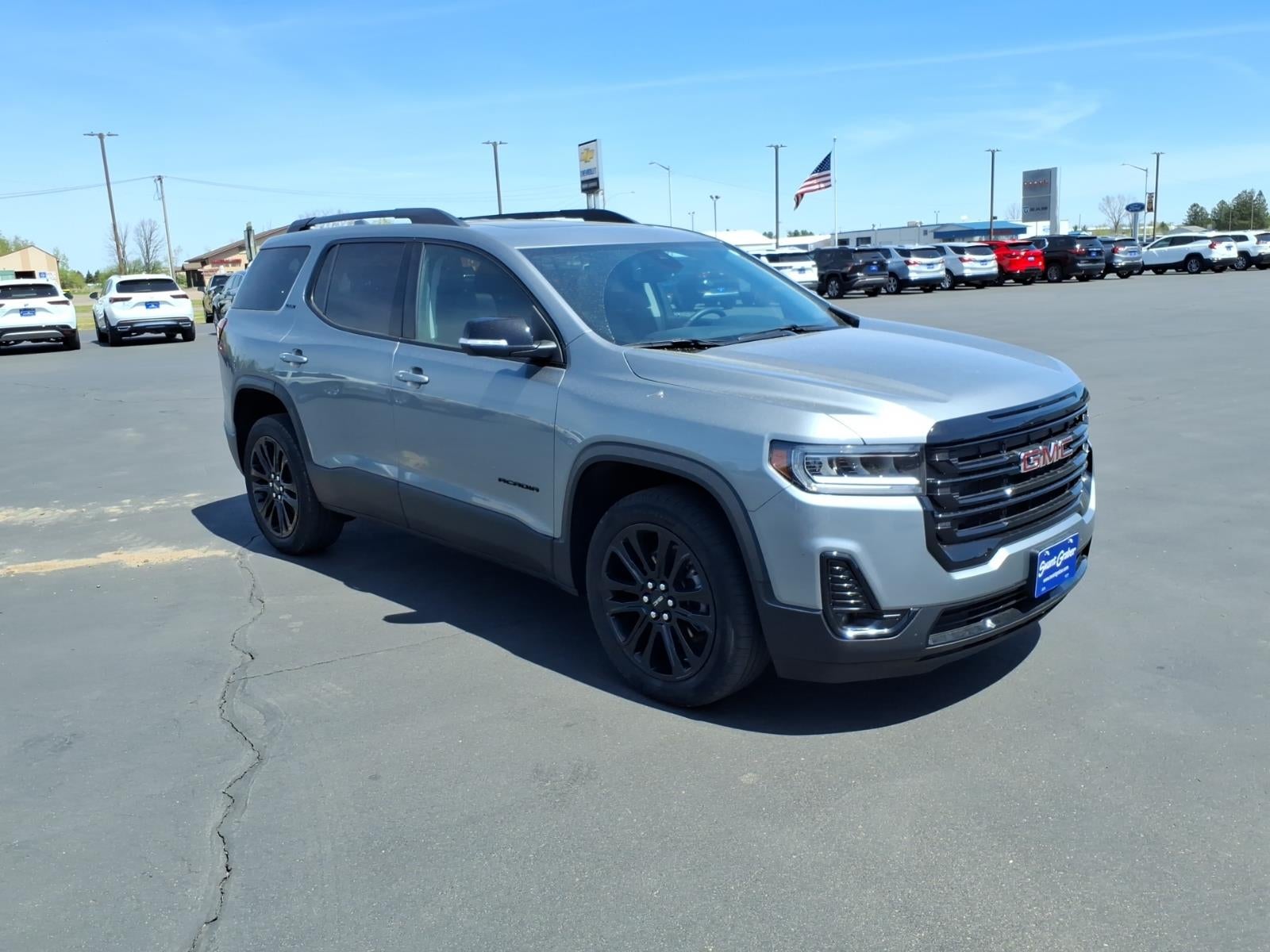 2023 GMC Acadia SLT