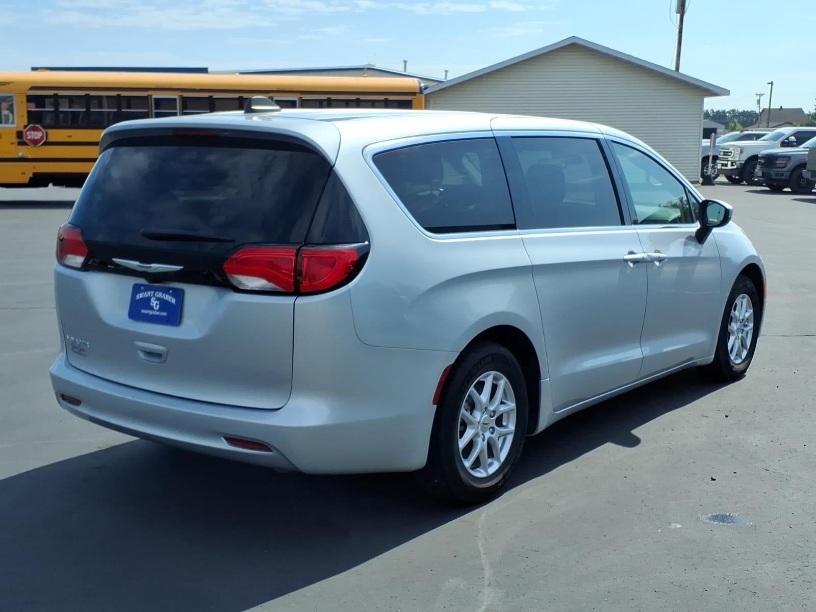 2023 Chrysler Voyager LX