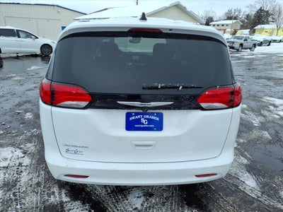 2024 Chrysler Voyager LX