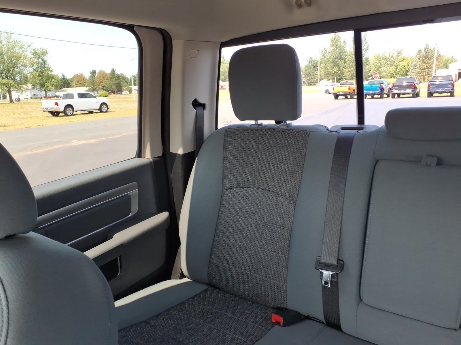 2018 RAM 1500 Big Horn Crew Cab 4x4 5'7' Box