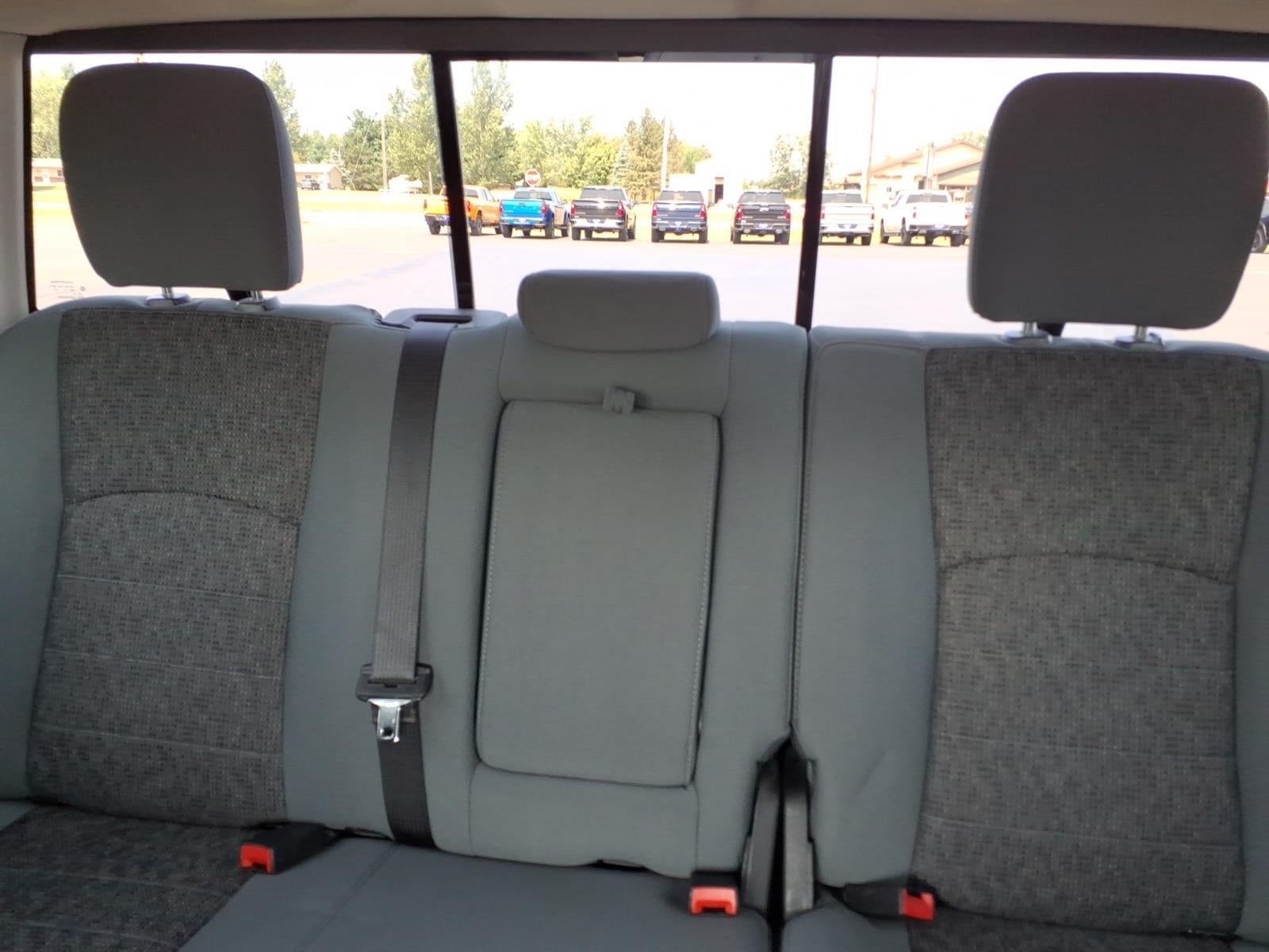 2018 RAM 1500 Big Horn Crew Cab 4x4 5'7' Box
