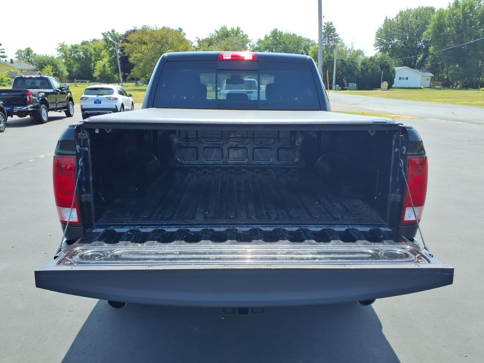 2018 RAM 1500 Big Horn Crew Cab 4x4 5'7' Box